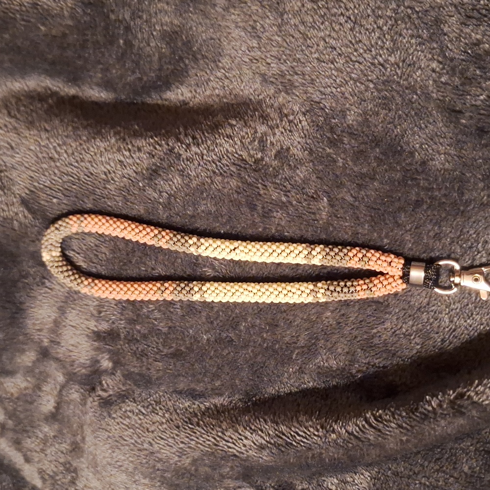 Beaded wrist lanyard - Picture 2 of 4